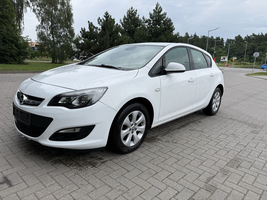 Opel Astra J 1.4 100 koni 2015r Lift