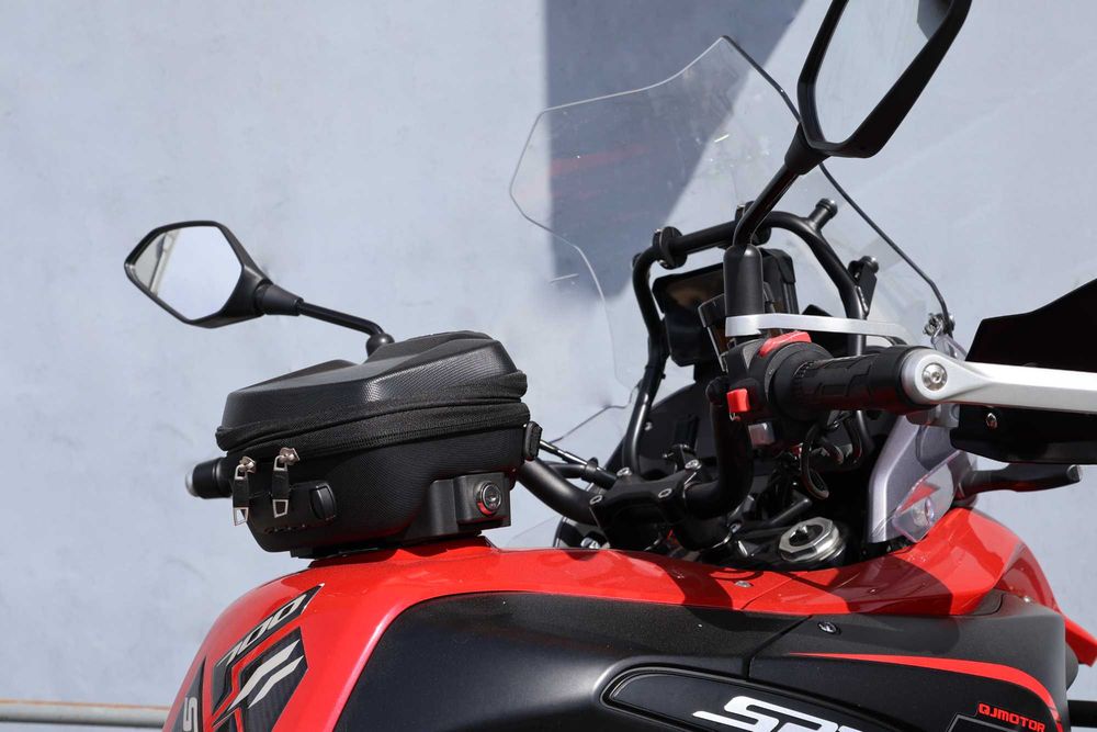 QJ SRT 700 de 2024