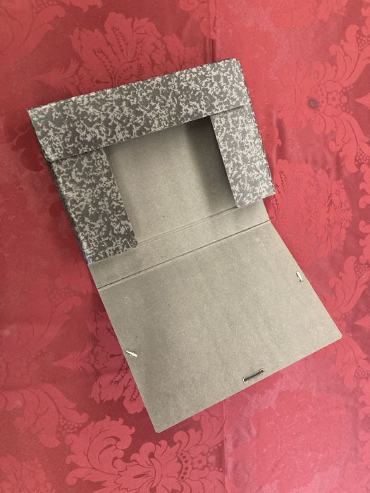 Capa de Cartão para Livros e Documentos