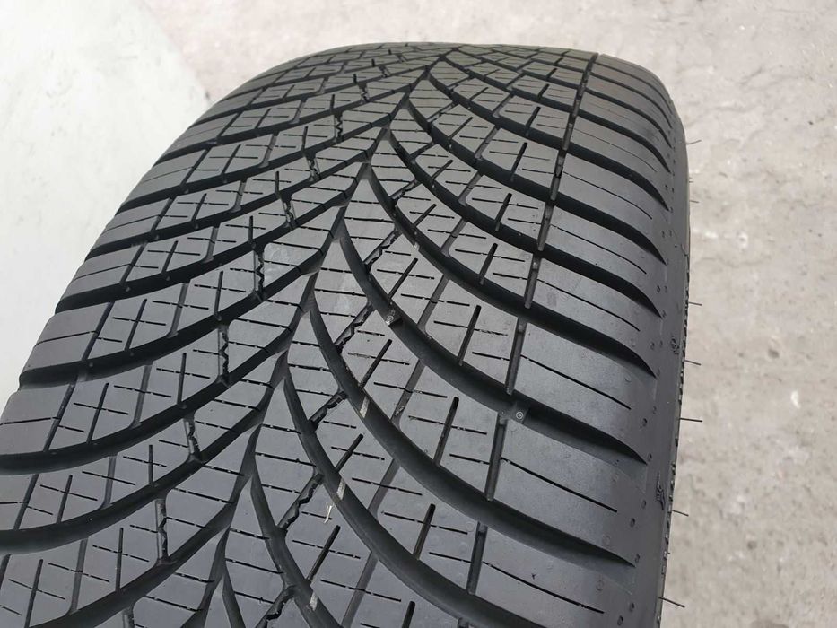2x Goodyear Vector 4Seasons Gen 3 215/50r19  7,5mm Jak nowe