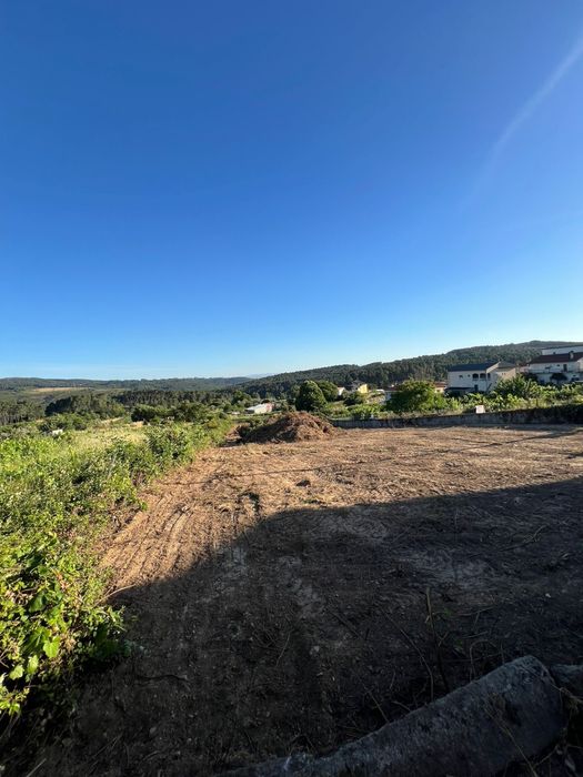 Vende-se Terreno em Andrães - Vila Real