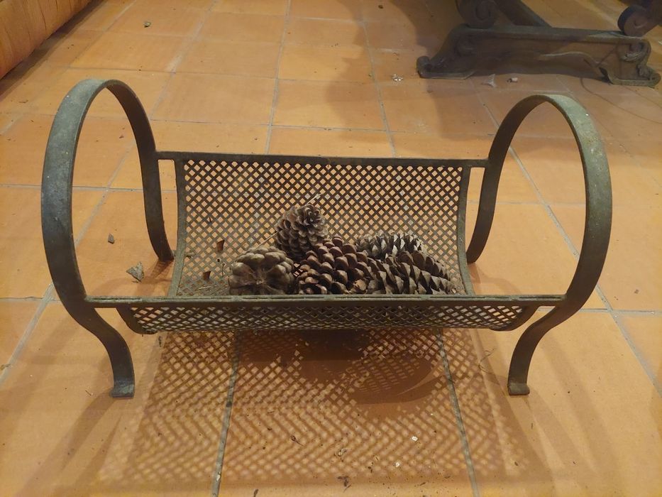 Porta lenha em ferro