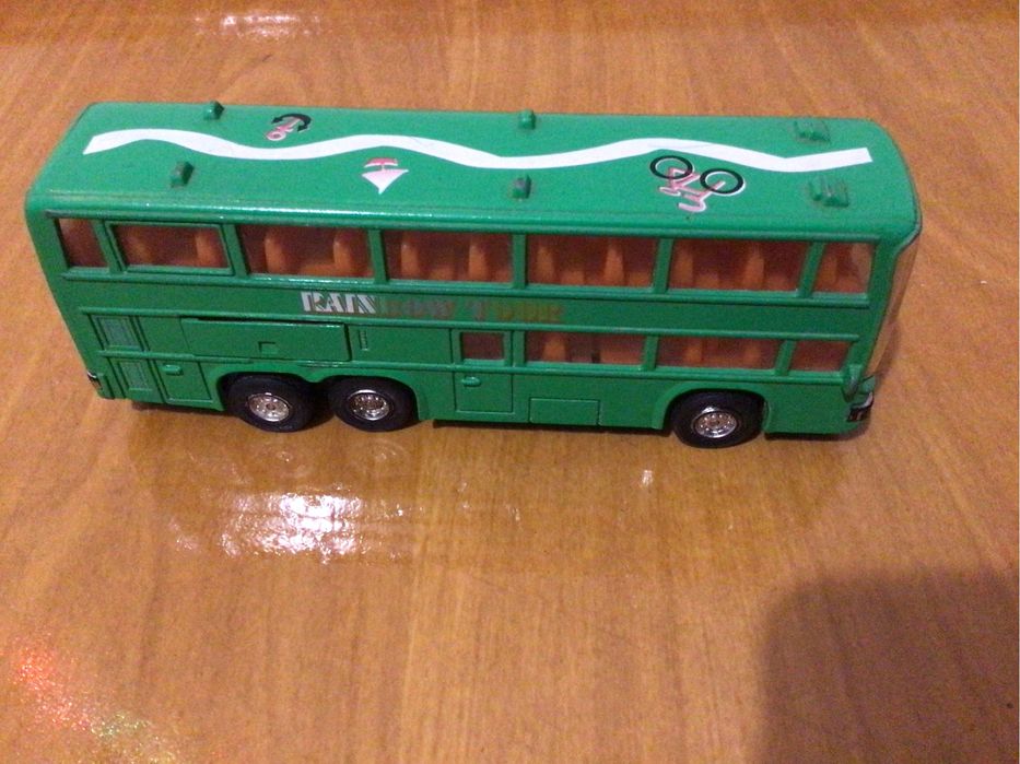 Дитяча іграшка  автобус