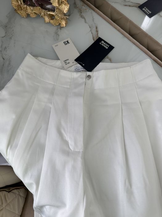 Брюки  білого кольору xs