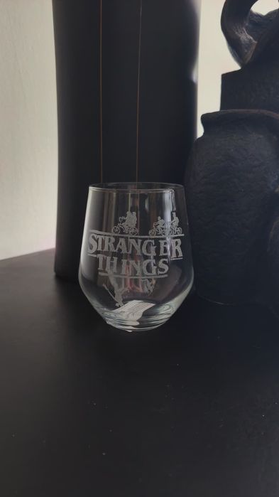 Gravação de copos personalizados