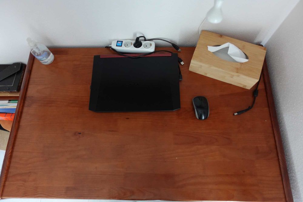 Secretária em Pinho Maciço - Mesa de Estudo/Trabalho