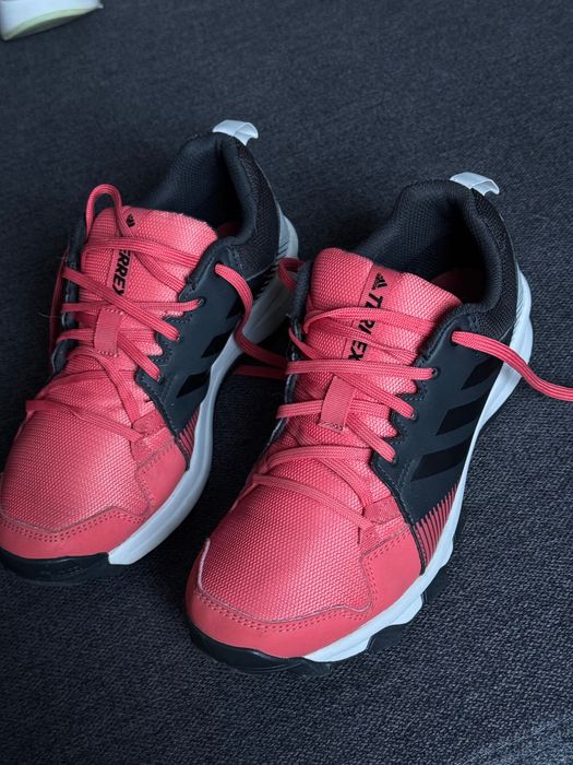 Кросівки adidas 37 розмір