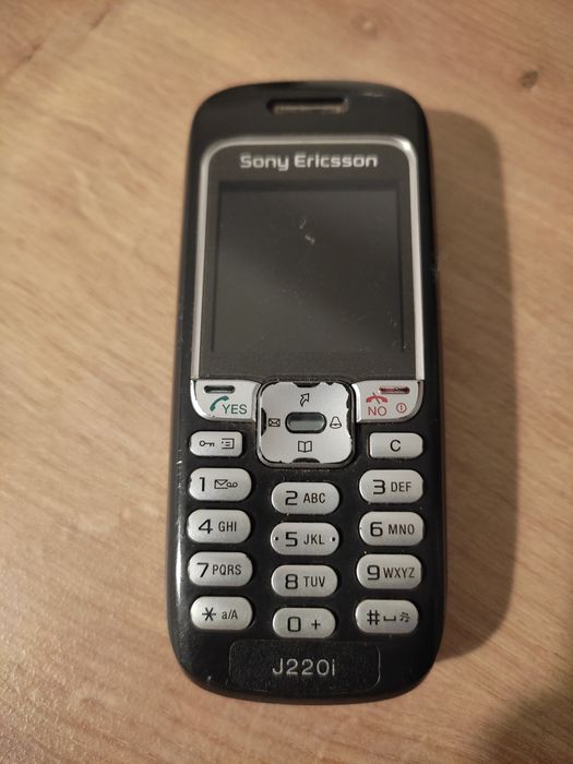 Sony Ericsson j220i