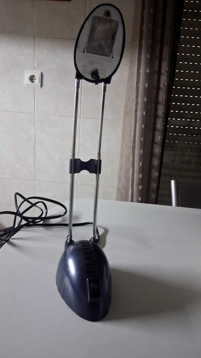 Candeeiro  de  secretária
