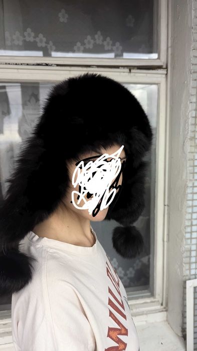 Шапка-вушанка жіноча з натурального хутра+шкіра.