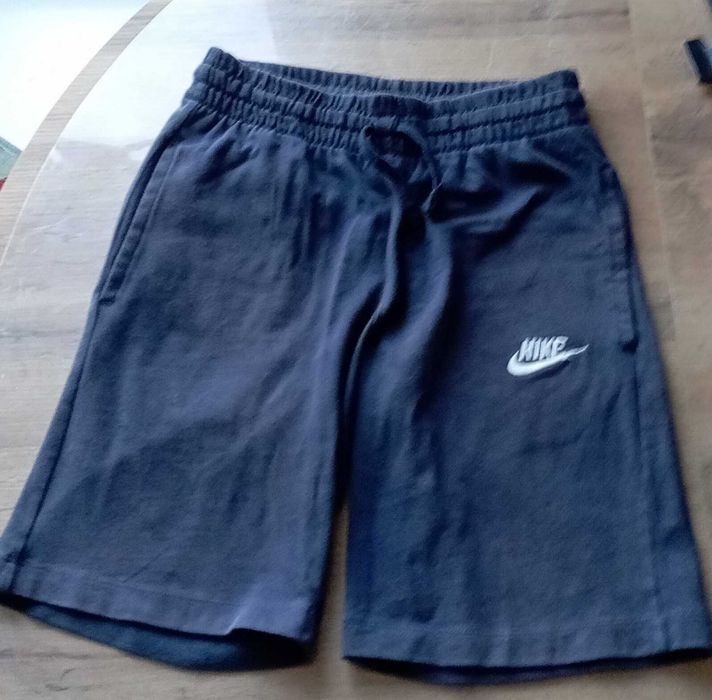 Spodenki Nike granatowe, r. 128, 8-10 lat, 100% bawełna