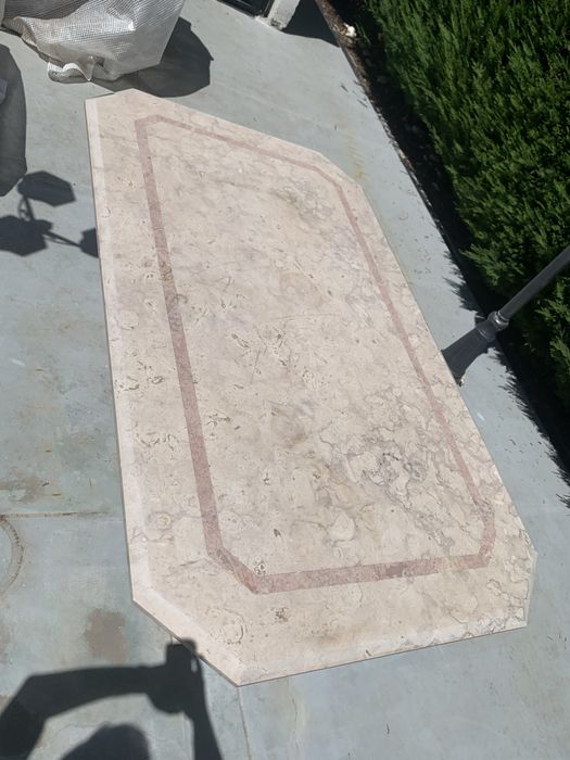 Mesa em Marmore em excelente estado!