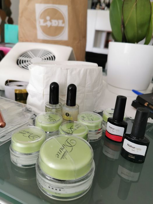 Kit de unha gel  semi novo