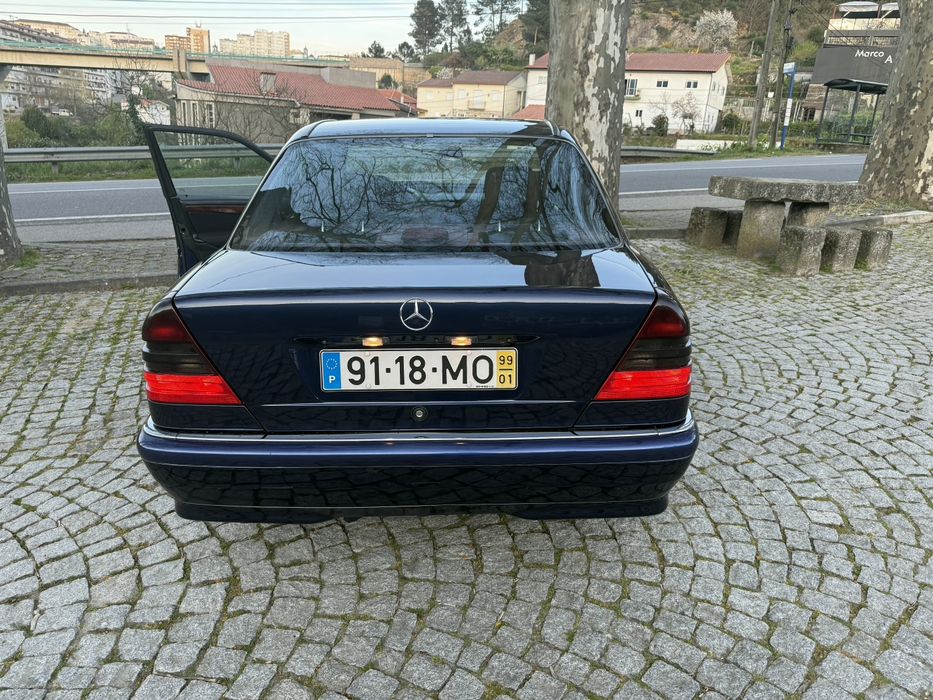 Automóvel Mercedez 220cdi