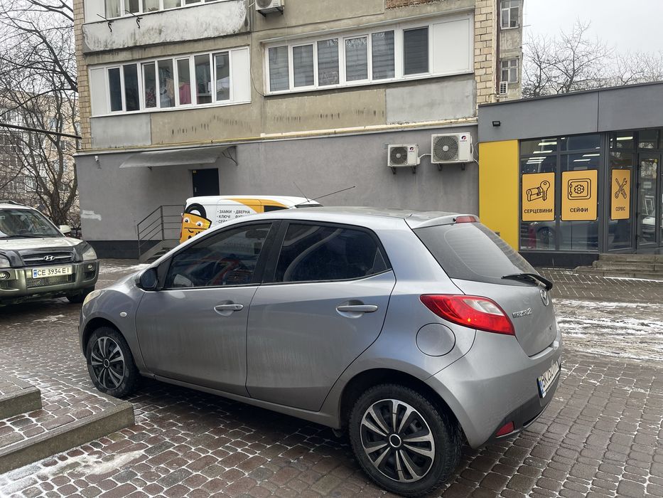 Продам мазду мотор коробка ходова зроблена авто на ходу торг біля авто