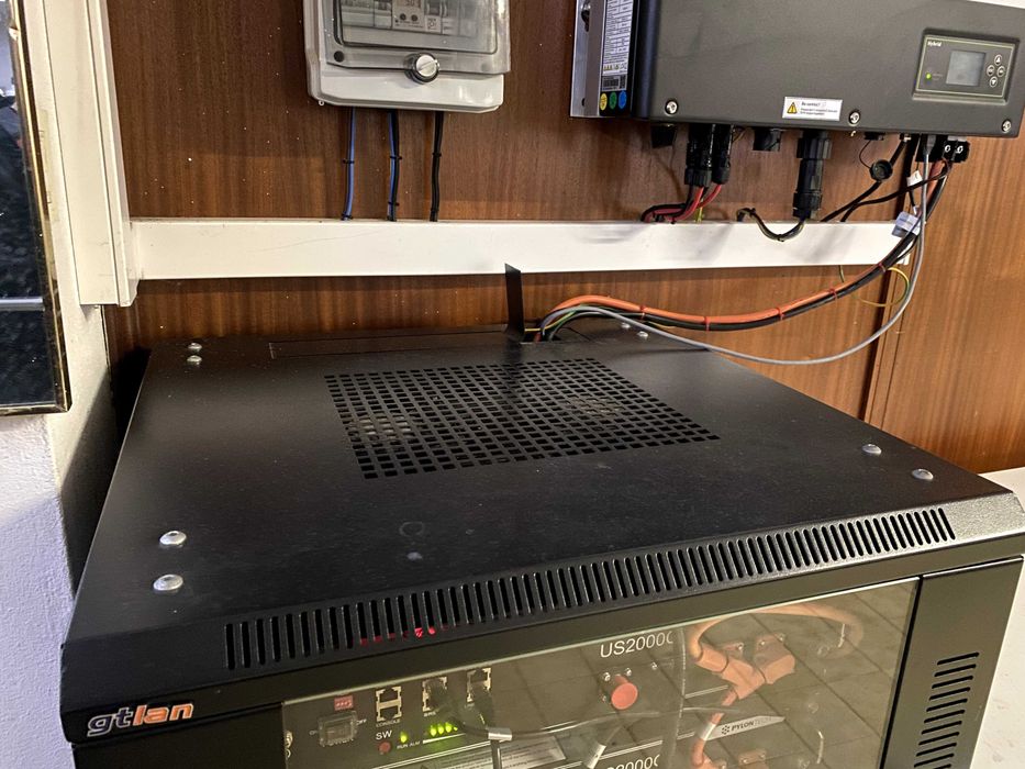 SET 19,2Kw/h BATERIAS LITIO PYLONTECH