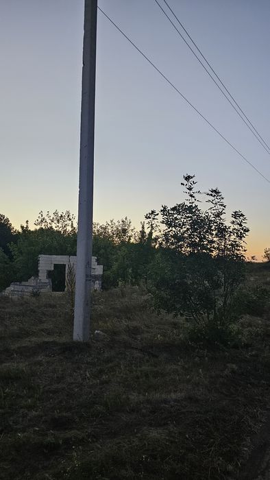 Продам земельну ділянку з фундаментом Черняхівка