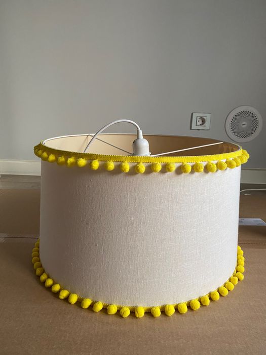 Conjunto abajour, candeeiro mesa e almofadas