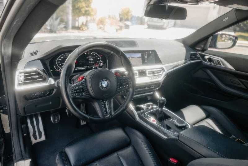 2021    BMW    M4