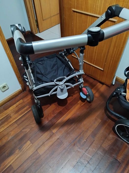 Carrinho bebé Confort
