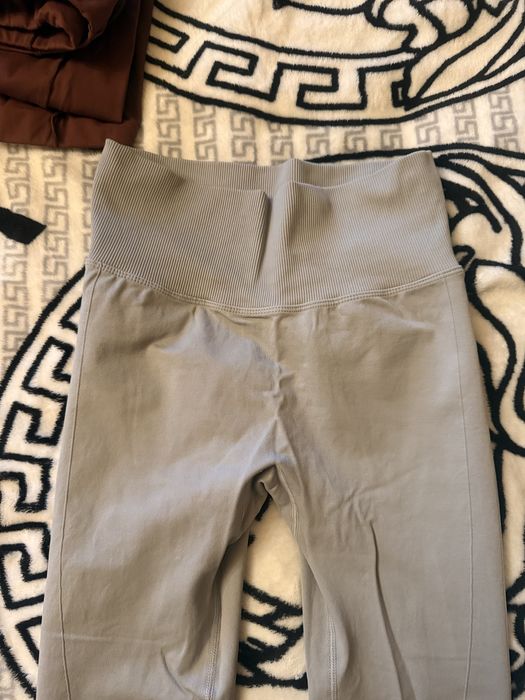 Сірі легінси ,ідеальний стан ,s