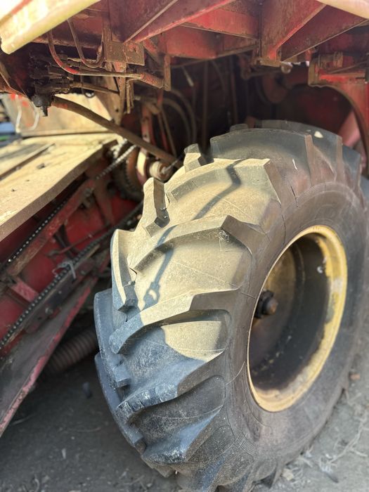 Комбайн  Massey Ferguson з документами