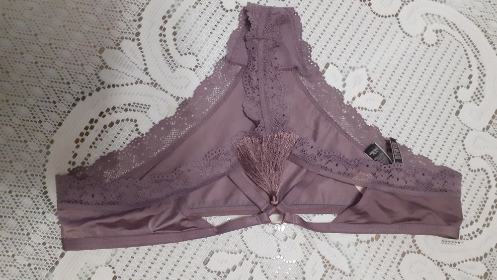 "Victoria's Secret", damskie fantazyjne stringi, rozm. L