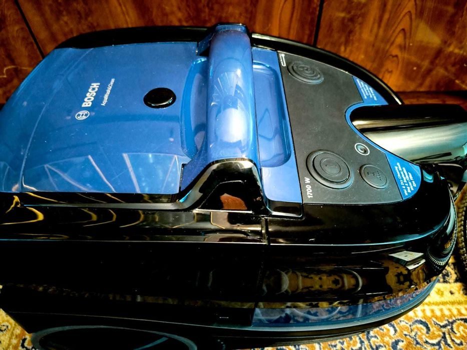 Продаю миючий пилосос Bosch BWD41700, 1700 Вт.