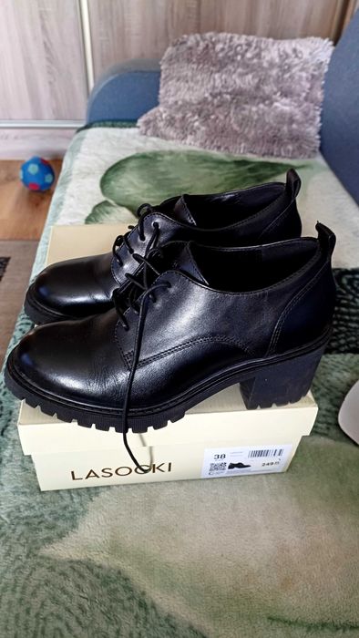 Buty Lasocki 38  jak nowe