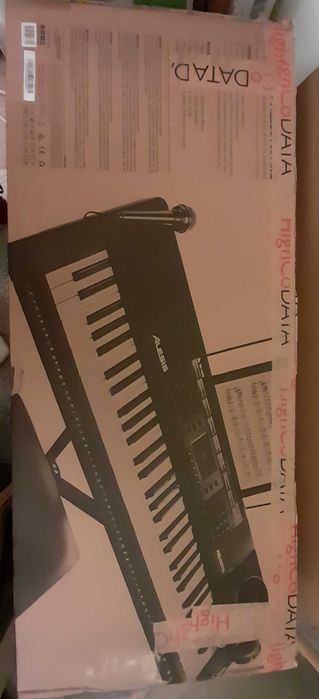 Teclado completamente novo, nunca foi utilizado