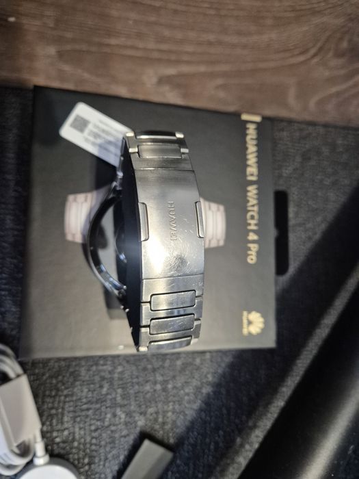 Huawei Watch 4 Pro Titanium Case