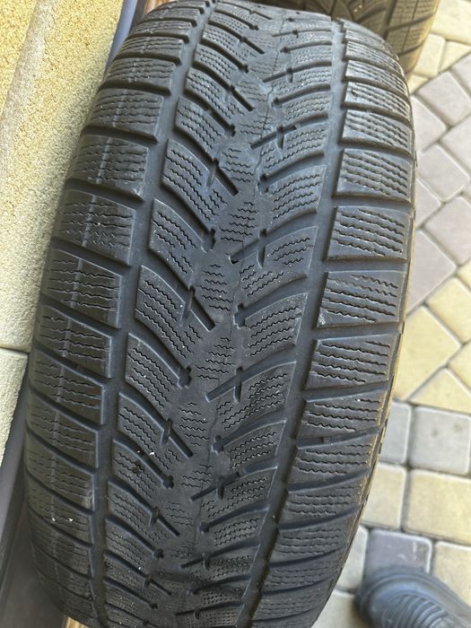 Зимние шины Goodyear UltraGrip Performance + SUV 235/55 R18 104H XL