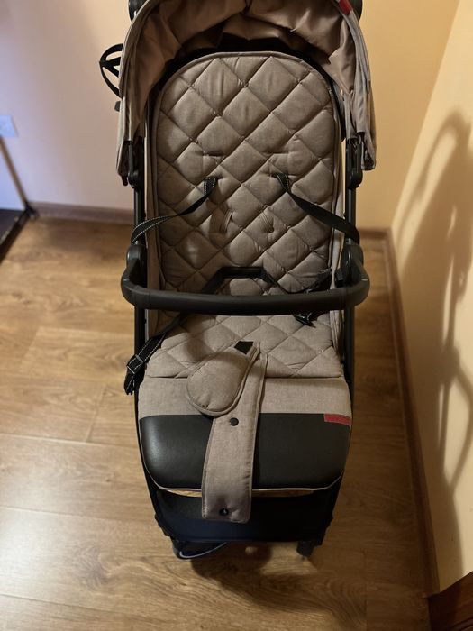 Продам дитячу коляску Carrello Bravo