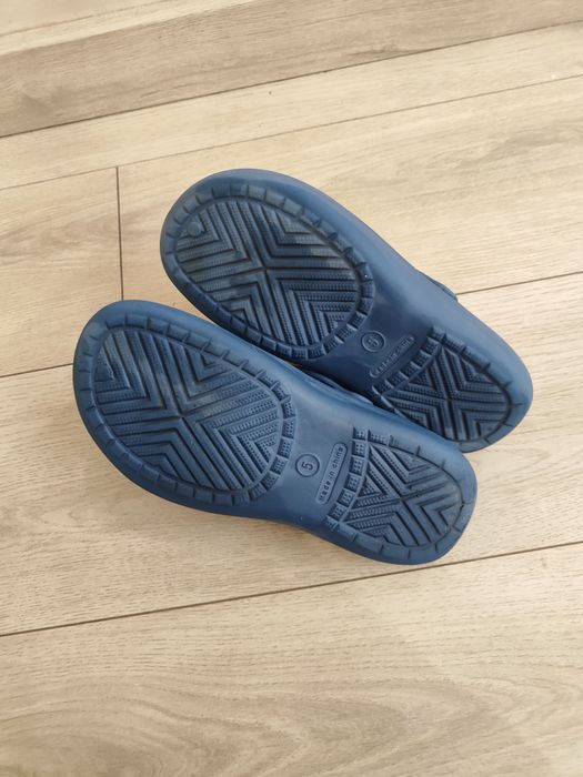 Крокси 36 розмір