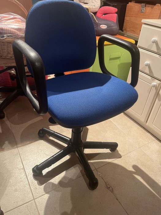 Cadeira com sistema de rodas