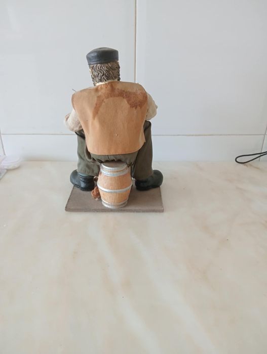 Boneco decorativo em cerâmica marinheiro