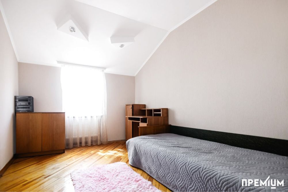 ПРОДАЖ Половина будинку 6 кімнат центр міста