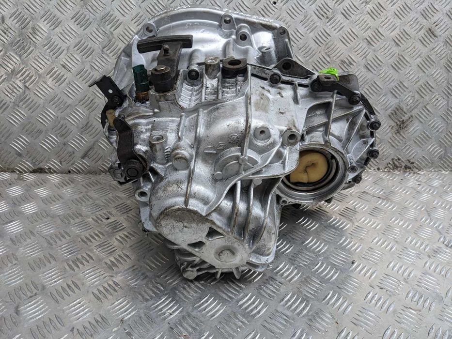 КПП Рено Трафик/Trafic 1.9  6тиступка с датчиком спидометра есть и без