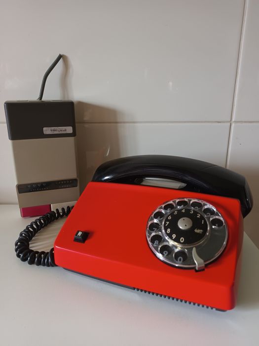 Telefone vermelho Ericsson