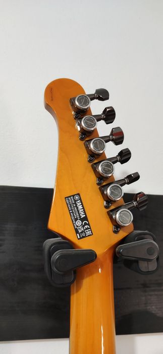 Yamaha pacífica 611