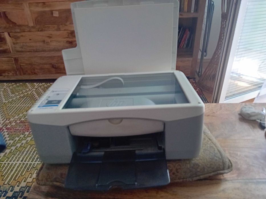 Drukarka ze skanerem  Deskjet F389 jak nowa