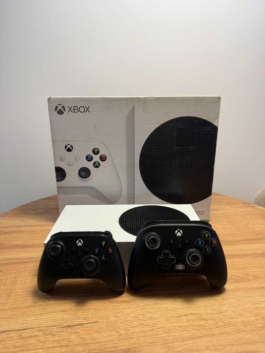 Xbox Series S stan idealny, 2 pady, pudełko, okablowanie, polecam!
