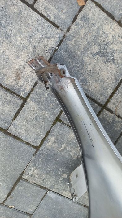 Vw passat b5 fl lift blotnik przedni prawy srebrny ly7w