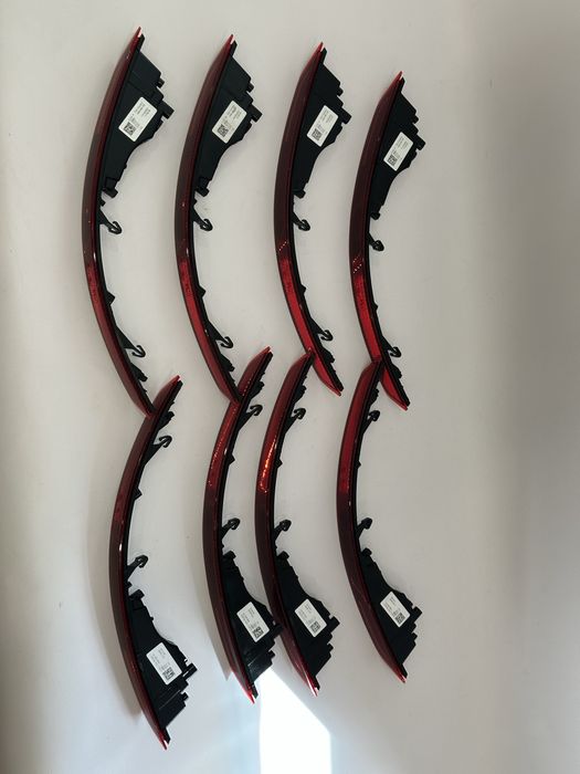 Audi Q8 q8 задні фонарі катафот фонарь наявність 4M8945702 4M8945701