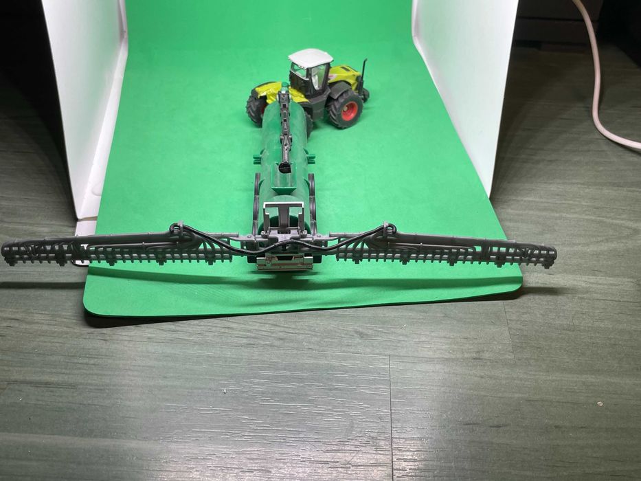 Siku traktor Claas plus beczka beczkowóz 1 87