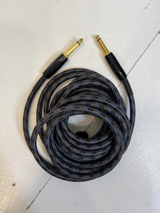 Amplificador Roland AC-60 + Mala de Transporte + Cabo Jack