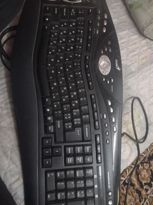 Продам ігрову клвавіатуру