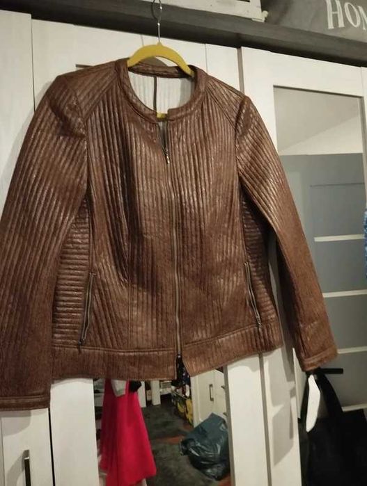 Kurtka r 42 L. ala skórzana zamek po szyję wiosenna wiosna