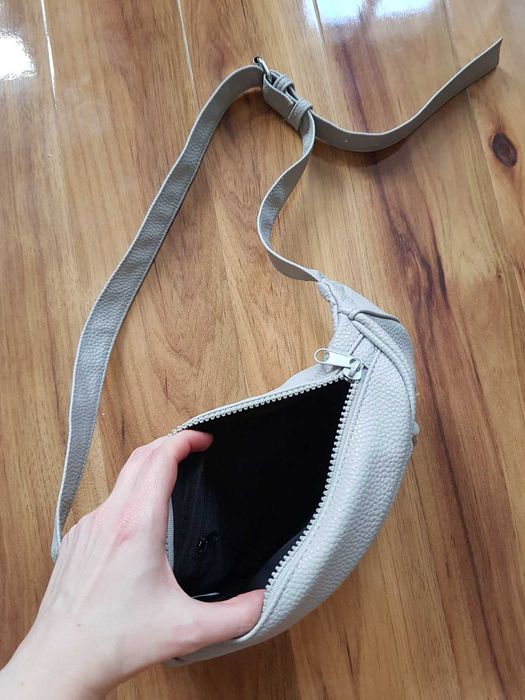 Męska torebka nerka BoohooMan szara sztuczna skóra saszetka elegancka