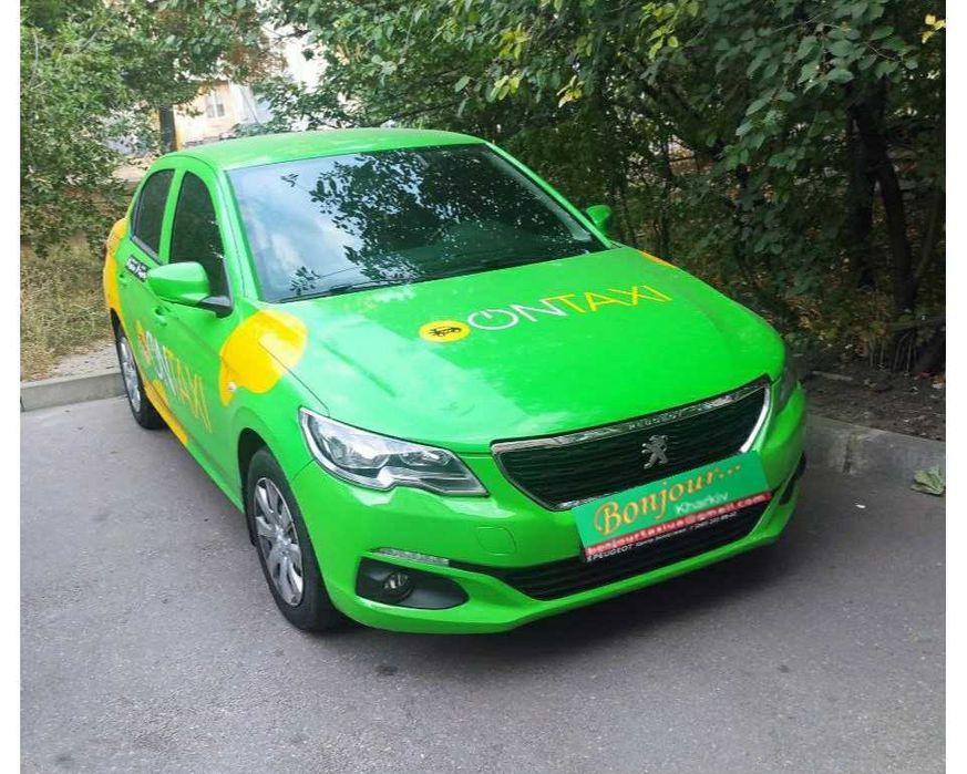 Водій таксі на брендоване авто On Taxi